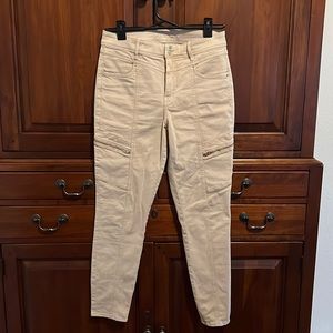 White House Black Market- the Skinny Ankle Jean - size 6